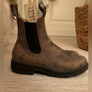 Blundstone high top boots 1351